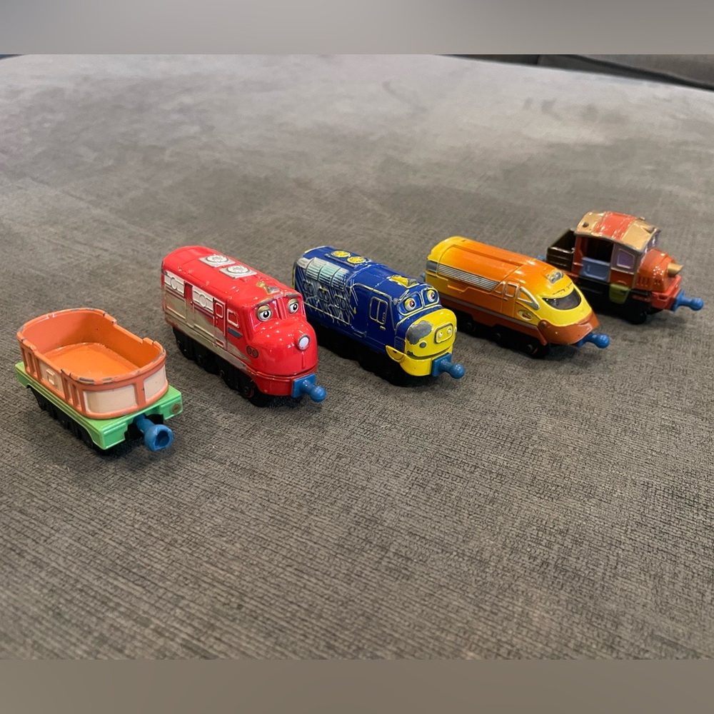 Chuggington Toy Train Set Bundle 5 Cars Toddler Tv Show Connecting
